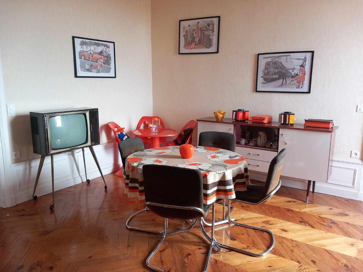 Vintage ,La Capsule Temporelle Wifi Draps Parking Publique Gratuit Lägenhet Thiers Exteriör bild